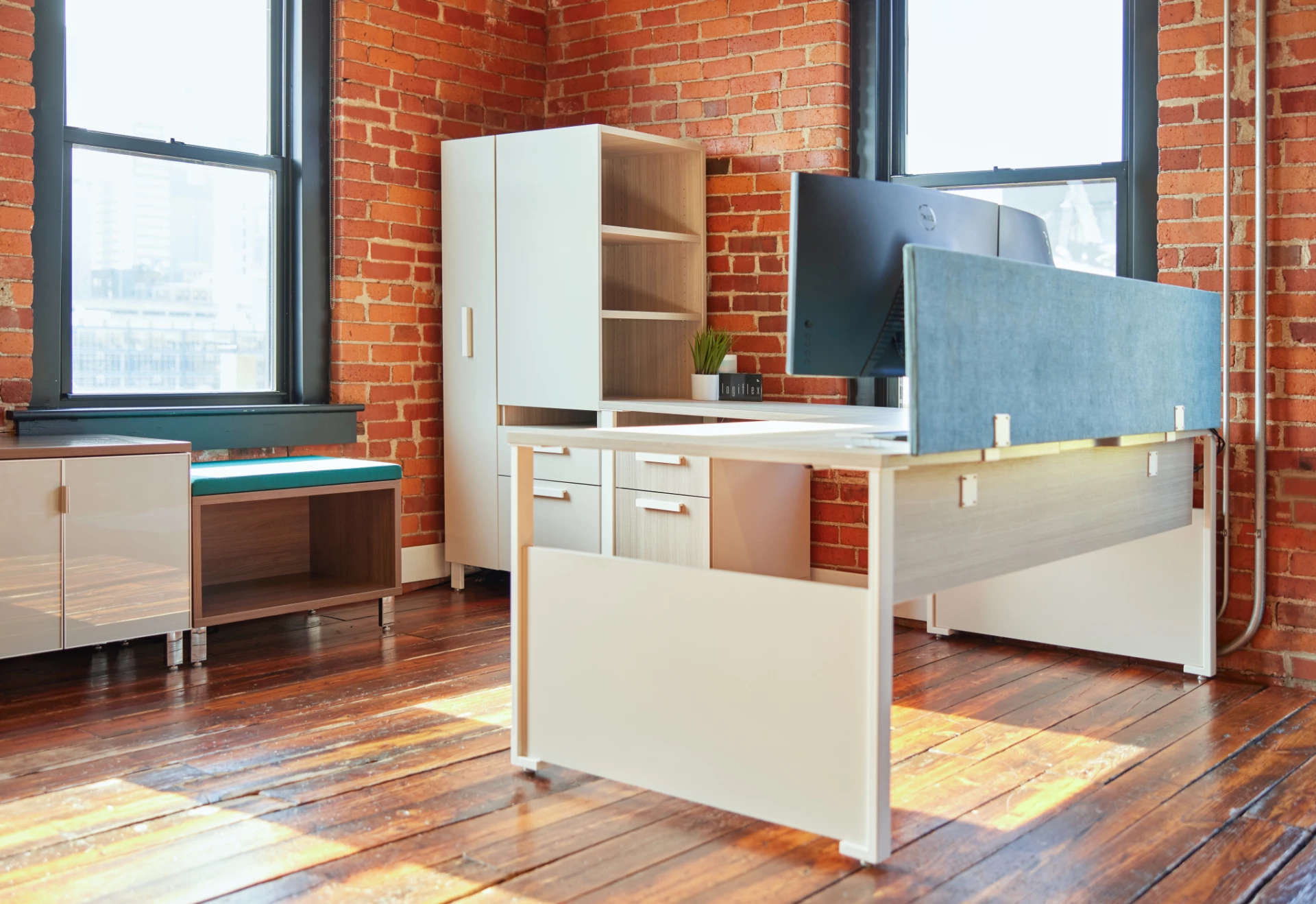 Logiflex Webb contract showroom 40